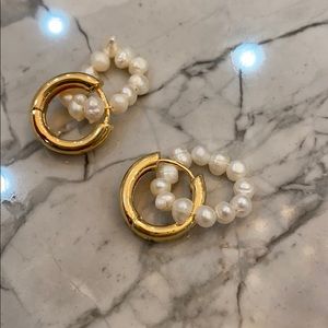 Pearl gold hoops